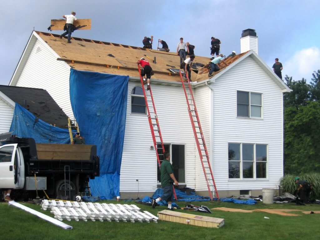 Homeowners Vs Commercial Clients: Who Roofers Should Focus On 3 Homeowners-vs-commercial-clients