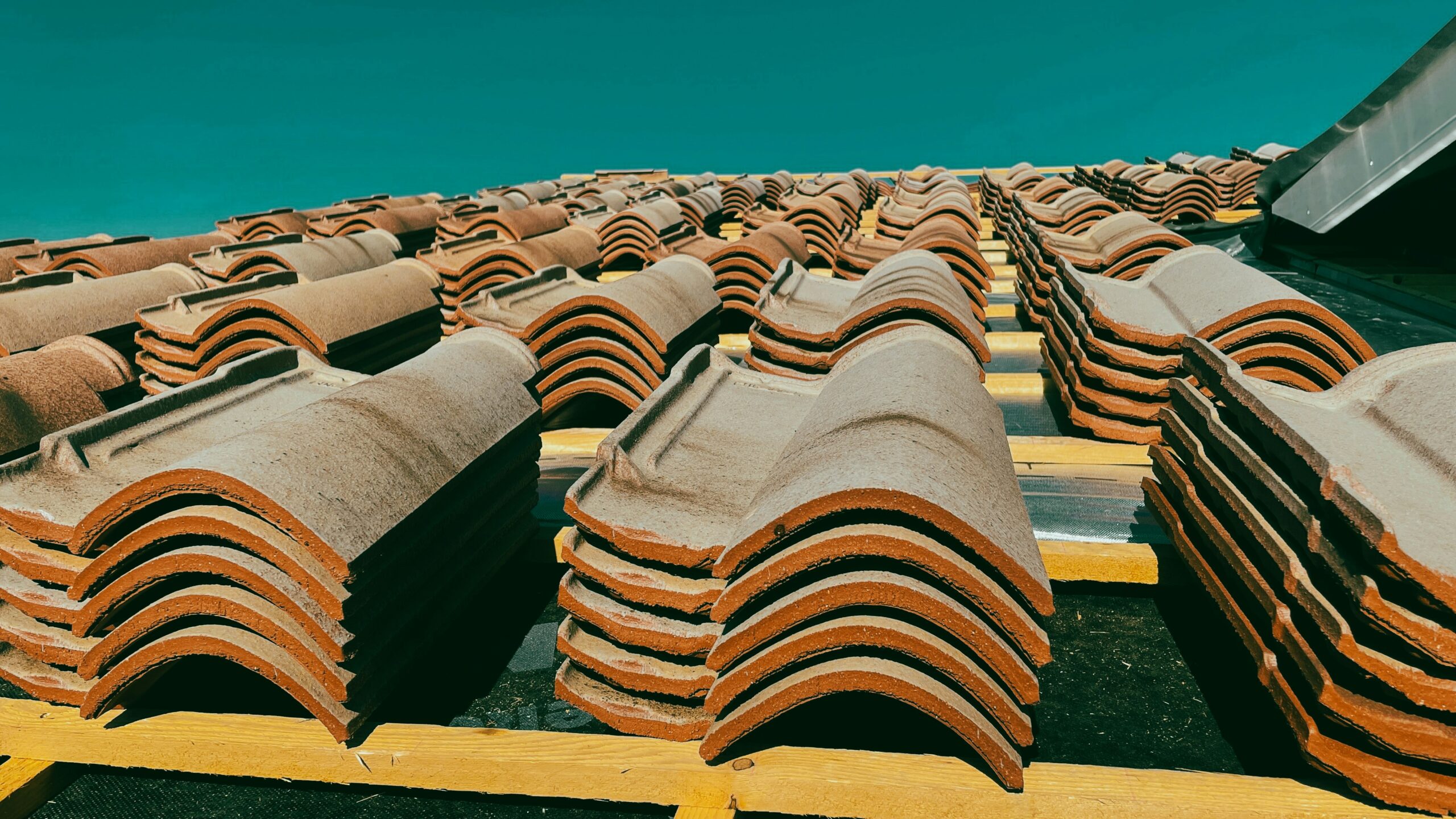 How do roofing contractors use insurance supplements to increase revenue